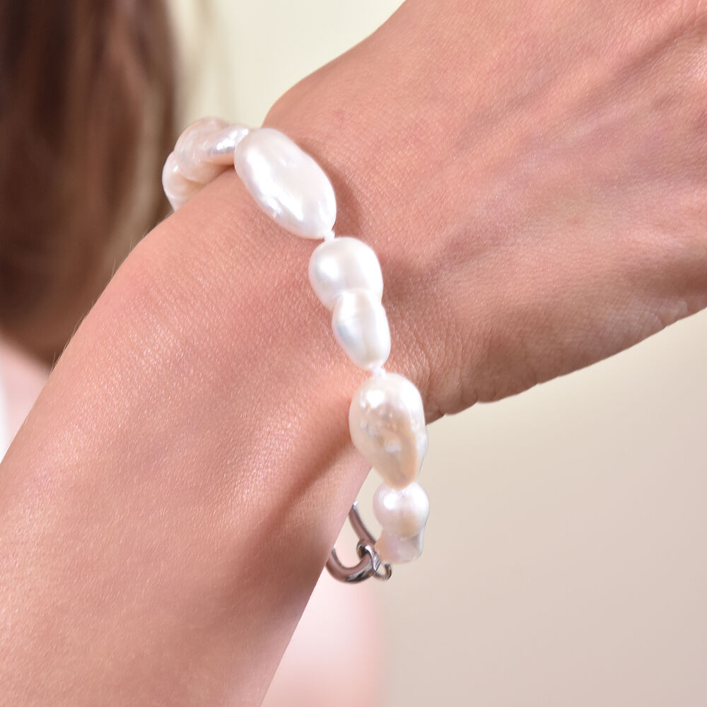 Culturesse Eyre Baroque Pearl Bracelet