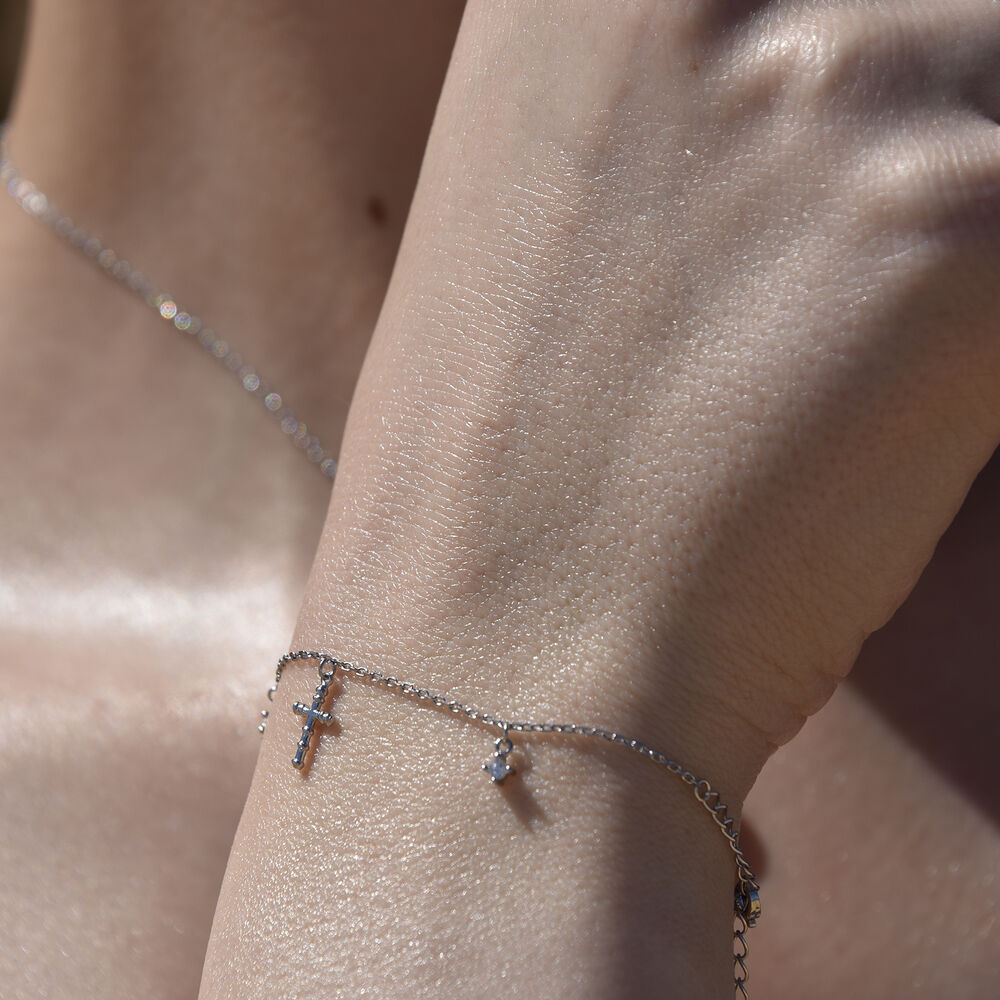 Culturesse Adina Fine Diamante Cross Charm Bracelet (Silver)