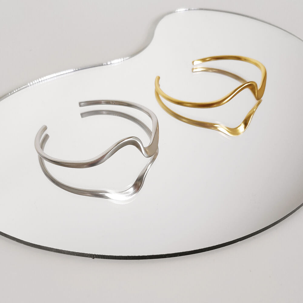 Culturesse Elyse Artisan Silver Solid Bangle