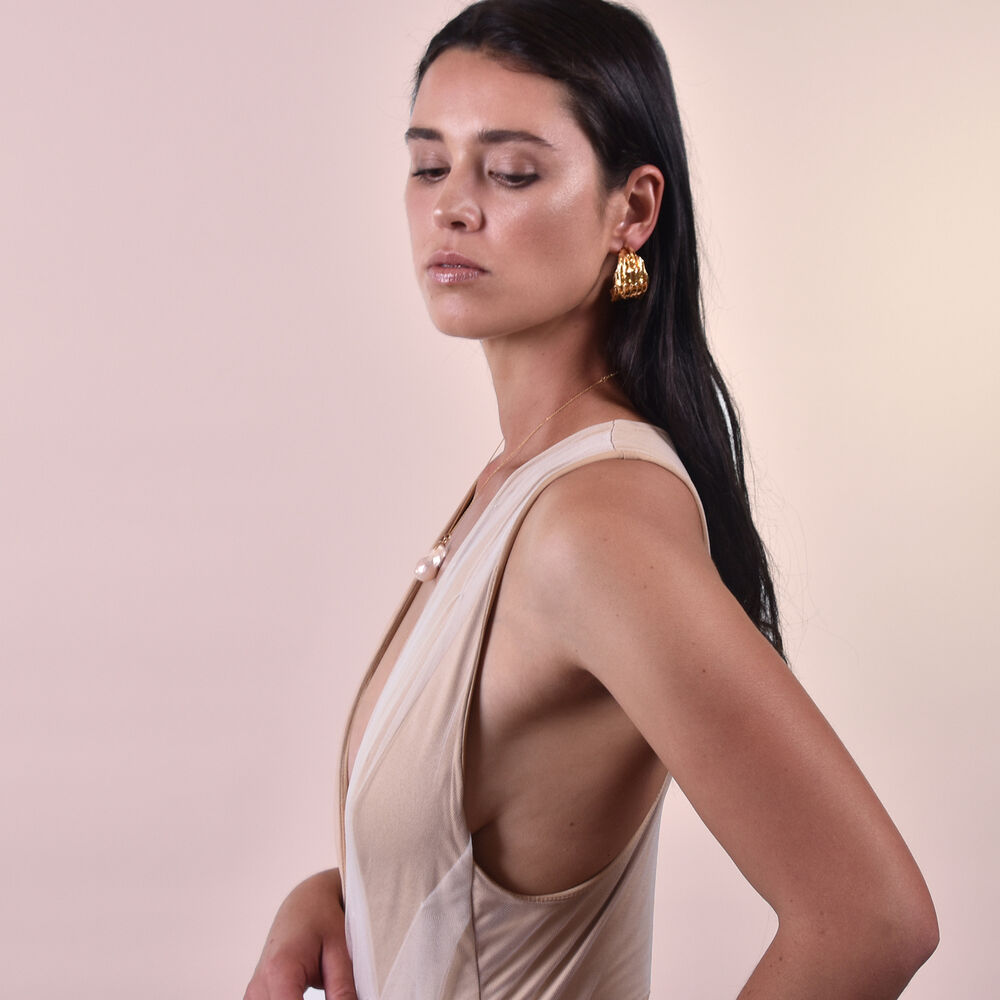 Culturesse Raphaella 24K Sculpture Curve Earrings