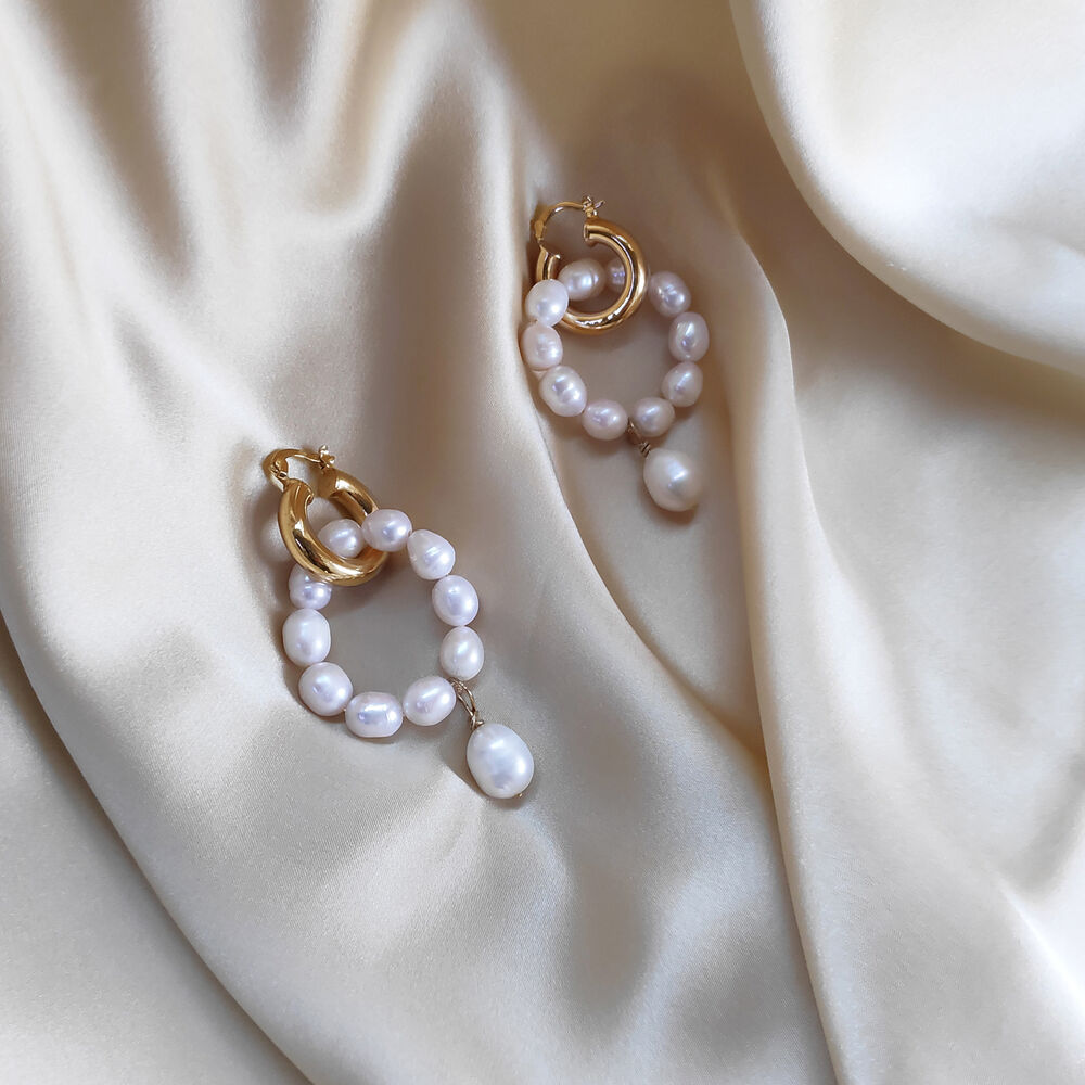 Culturesse Vesna Freshwater Pearl Hoop Earrings