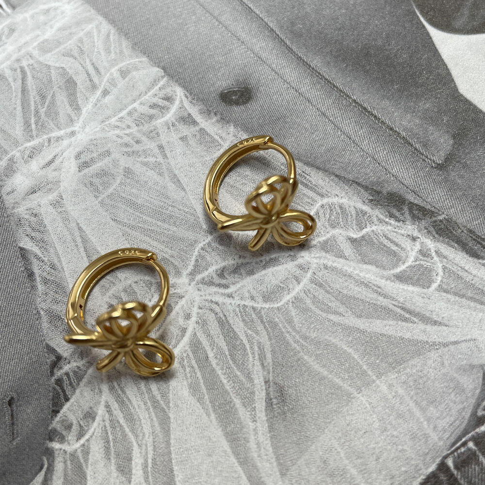 Culturesse Liana Bow Tie Hoop Earrings (Gold)