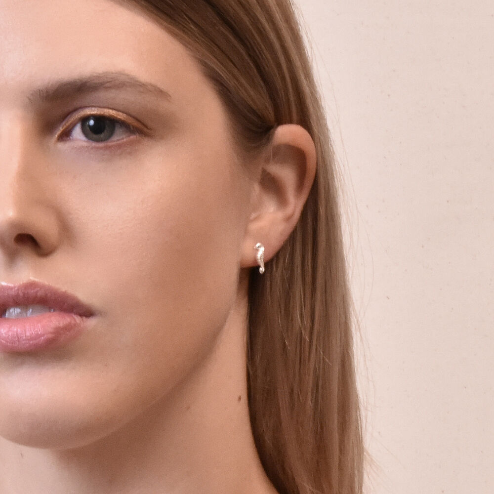 Culturesse Sienna Dainty Seahorse Screw Back Earrings