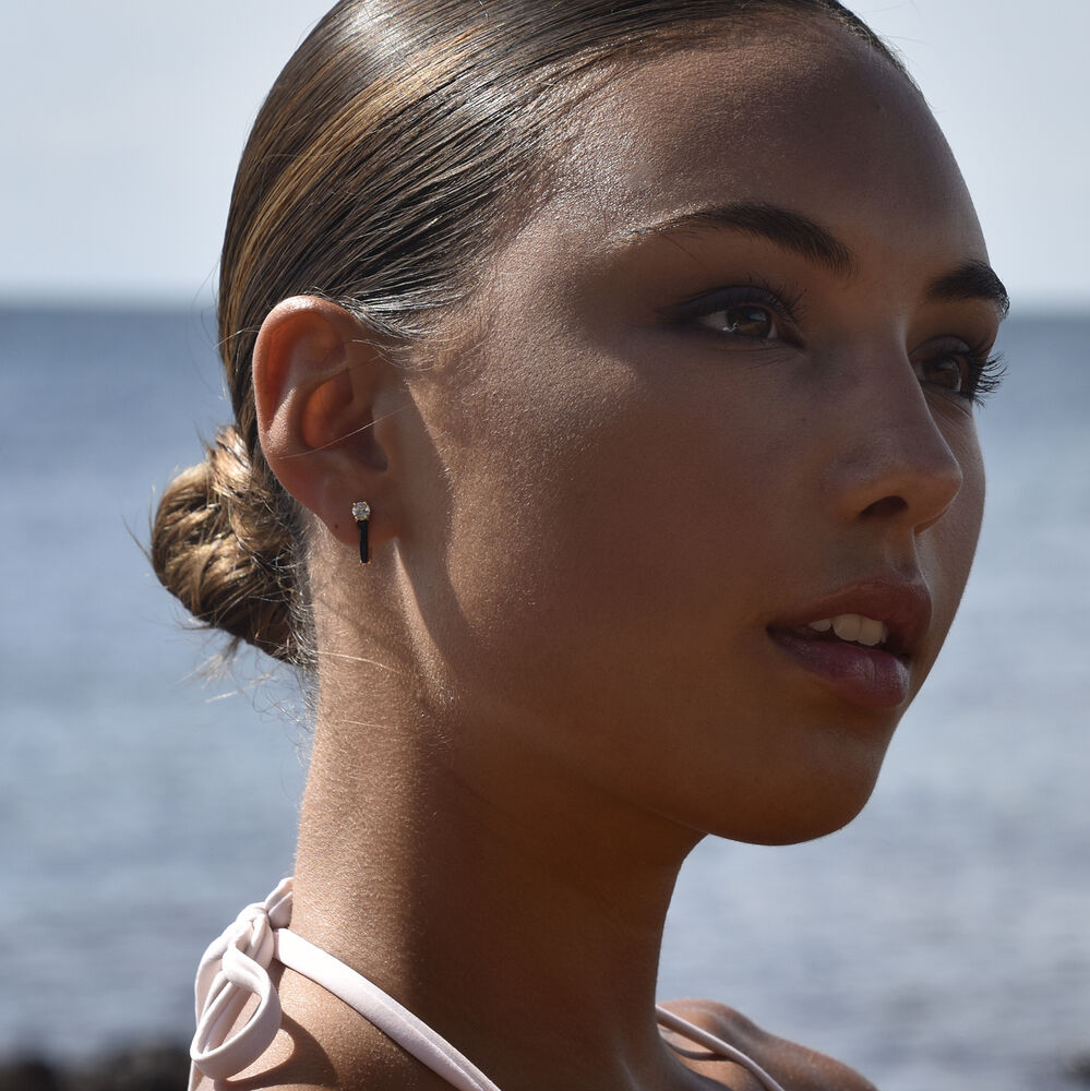 Culturesse Gabriela Diamante Enamel U Huggie Earrings (Black)