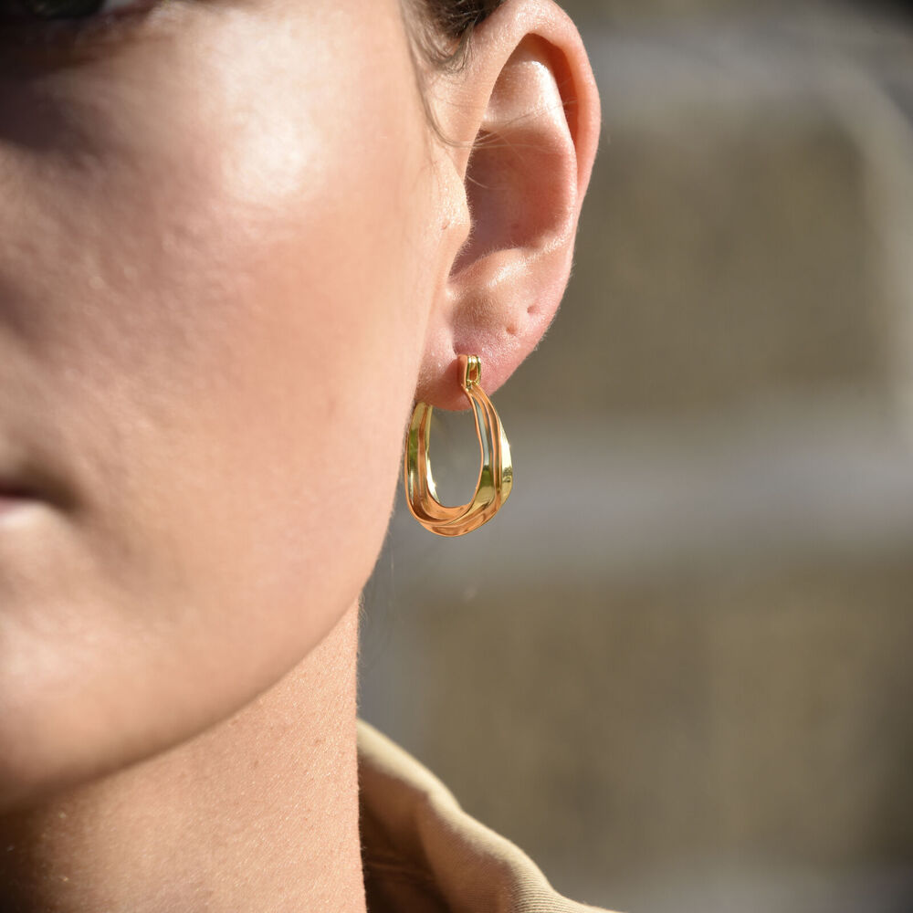 Culturesse Giverny Artisan Fluid Huggie Earrings (Gold)