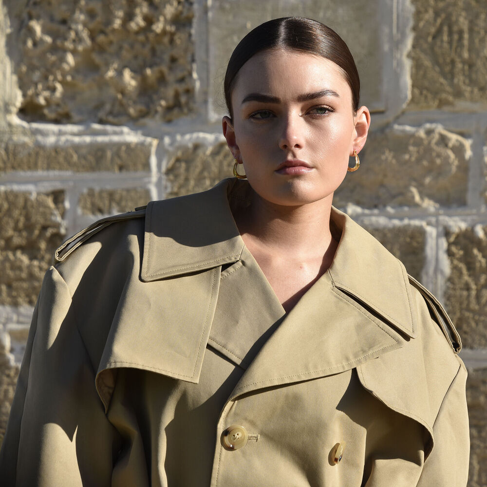 Culturesse Giverny Artisan Fluid Huggie Earrings (Gold)