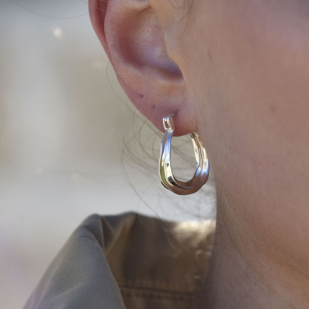 Culturesse Giverny Artisan Fluid Huggie Earrings (Silver)