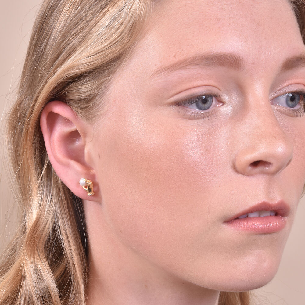 Culturesse Elka Treasure Hold Dainty Earrings