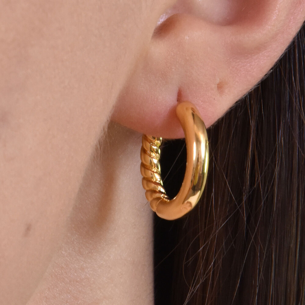 Culturesse Zora Modern Gold Hoop Earrings