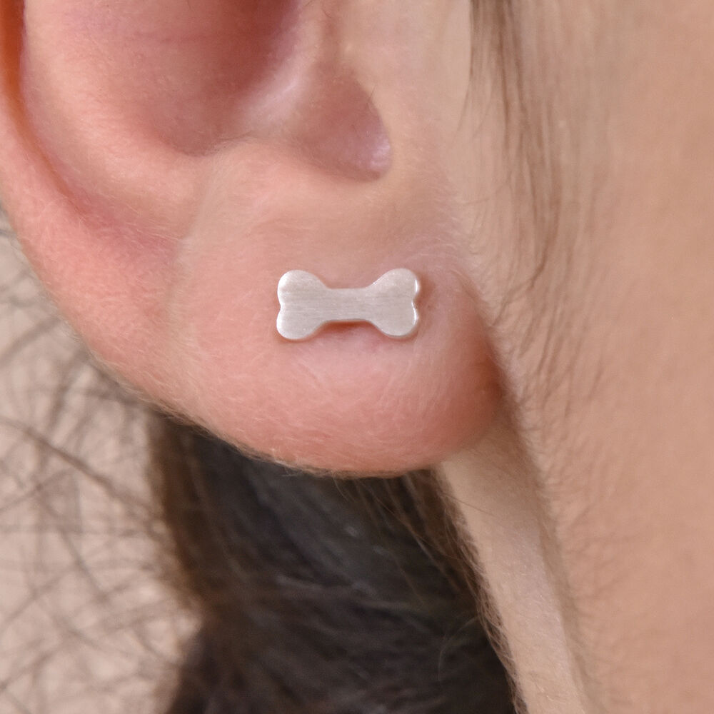 Culturesse Dog and Bone Mismatching Earrings