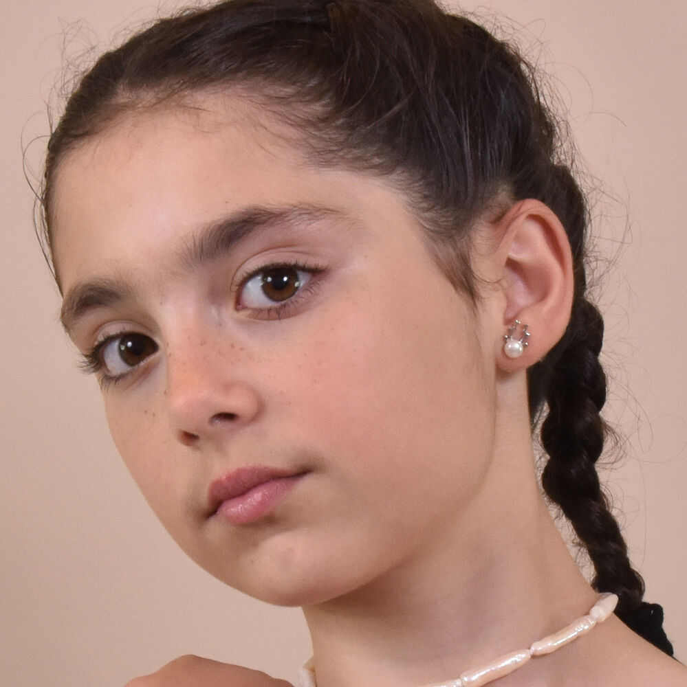 Culturesse Pearl Rhindeer Earrings