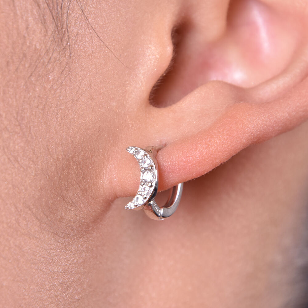 Culturesse Nyx Dainty Star & Moon Mismatching Earrings