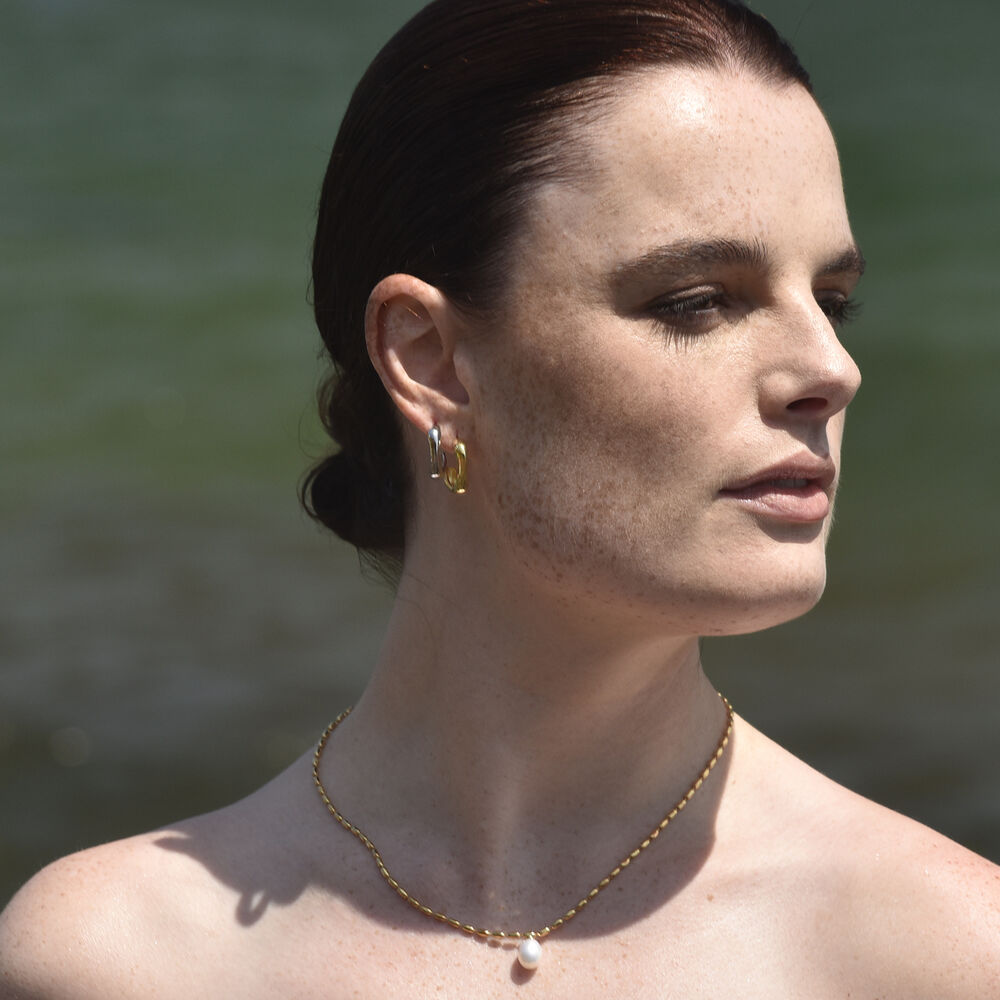 Culturesse Marcie Open Square Earrings (Gold Vermeil)