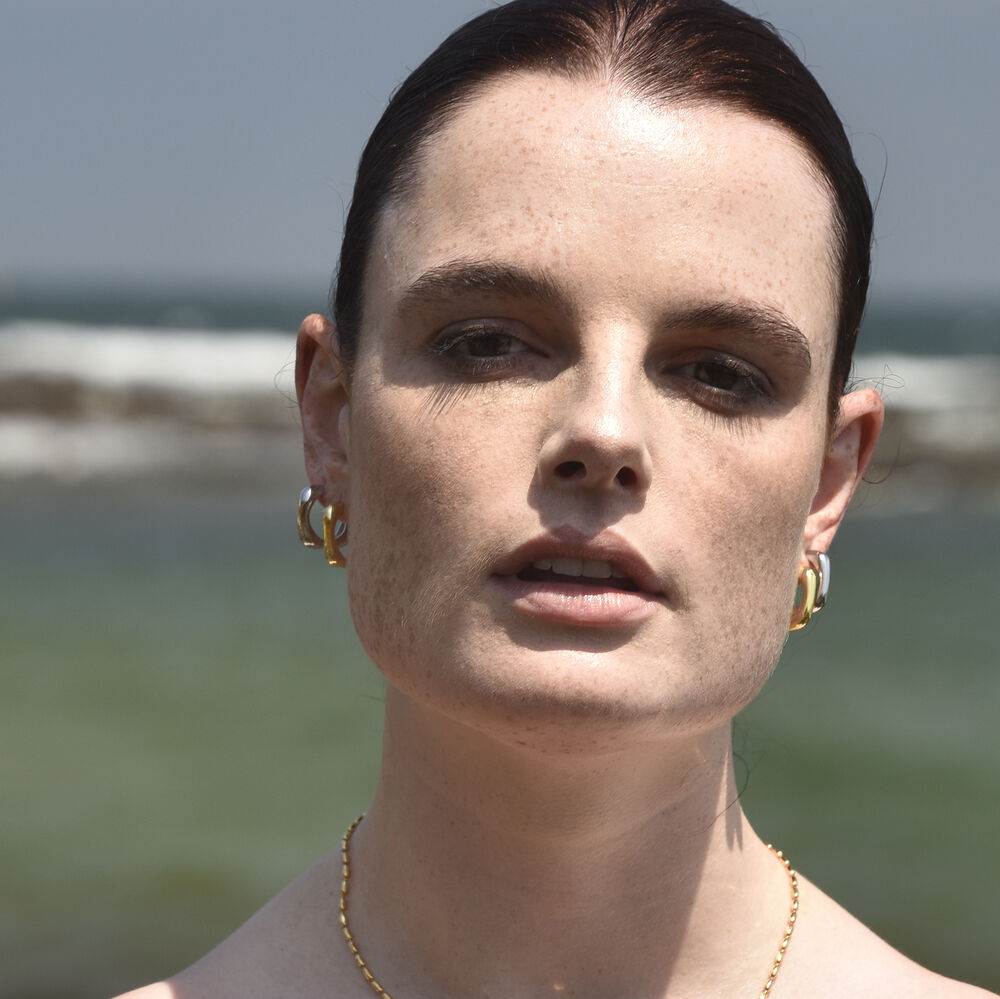 Culturesse Marcie Open Square Earrings (Gold Vermeil)