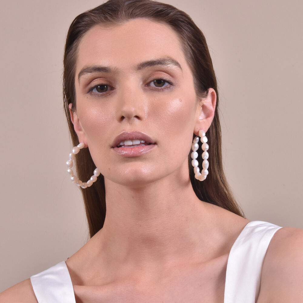 Culturesse Regina Oversized Frehswater Pearl Hoop Earrings