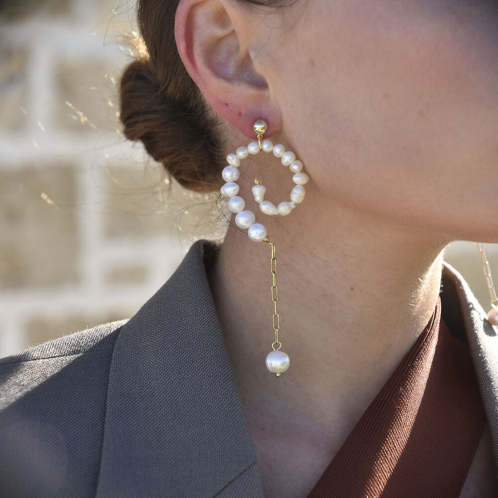 Culturesse Astoria Pearl Spiral Earrings
