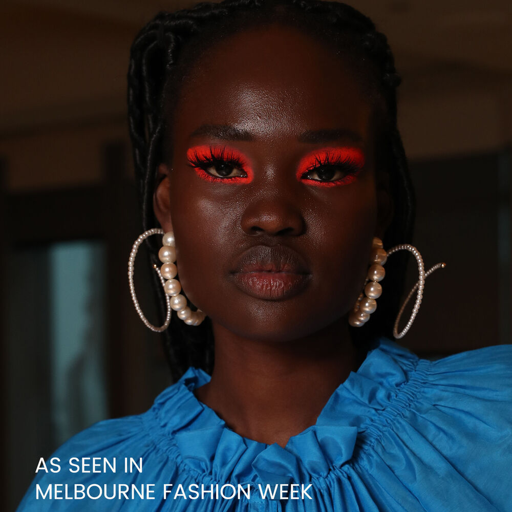 Culturesse Eira Pearl Swirl Hoop Earrings