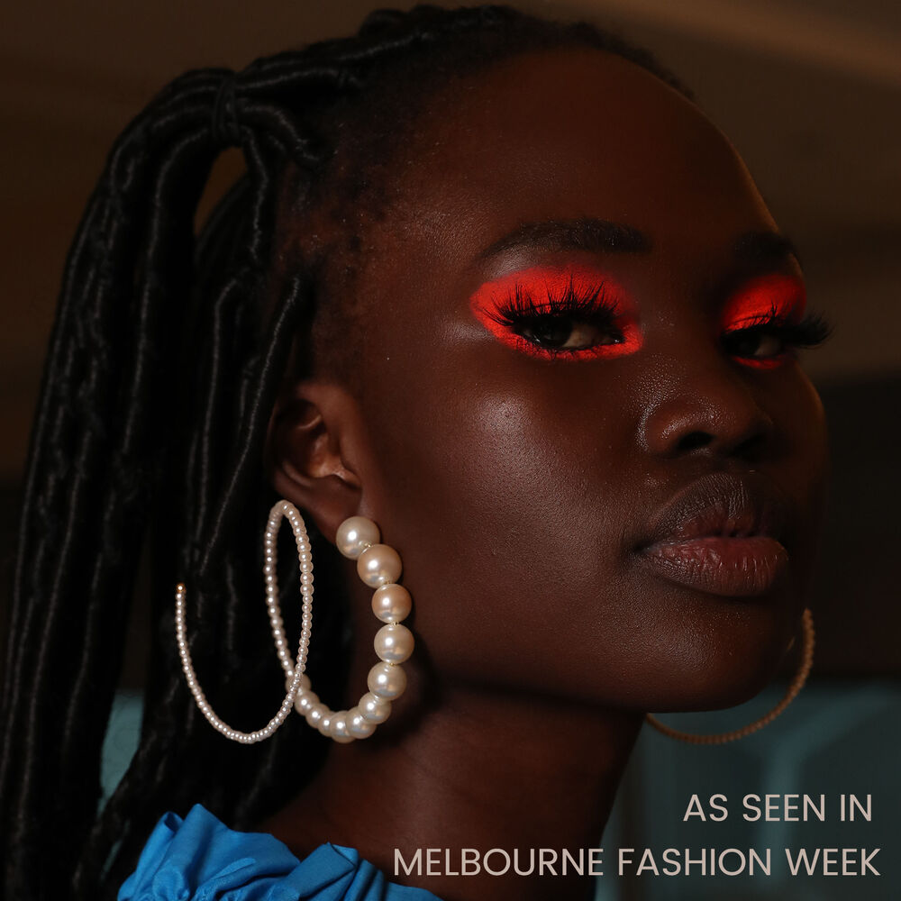 Culturesse Eira Pearl Swirl Hoop Earrings