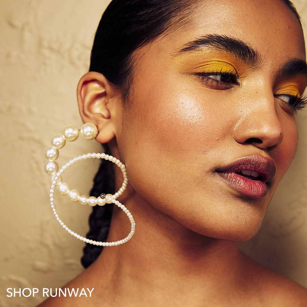 Culturesse Eira Pearl Swirl Hoop Earrings