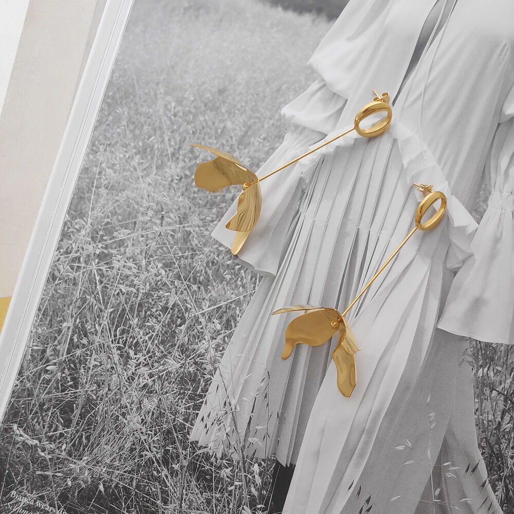 Culturesse Jeane Sculpture Petal Drop Earrings