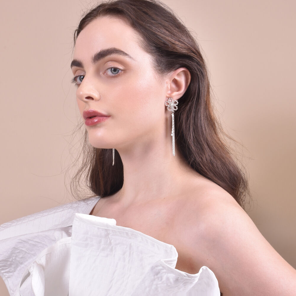 Culturesse Everett Flower Tassel Clip-on Earrings