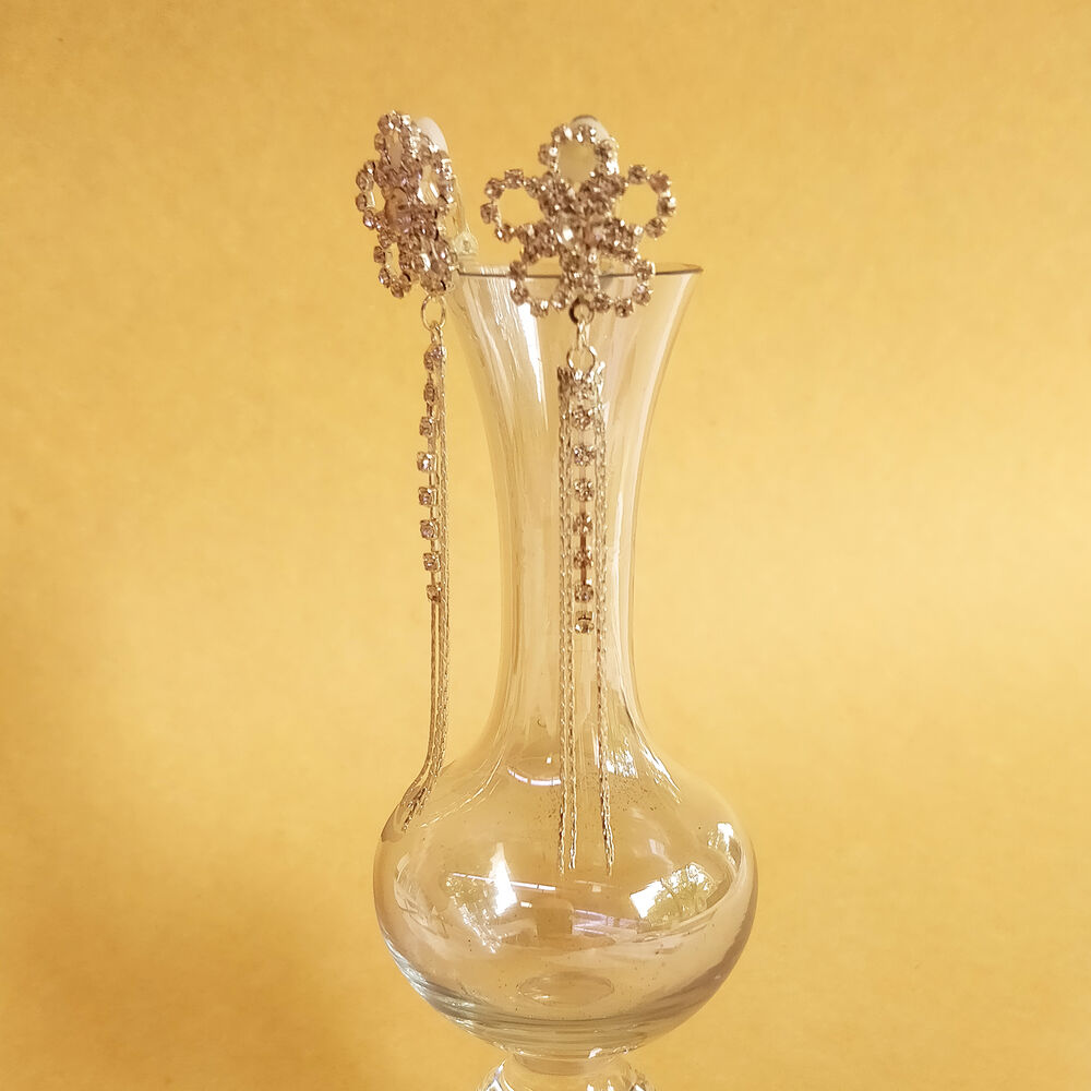 Culturesse Everett Flower Tassel Clip-on Earrings