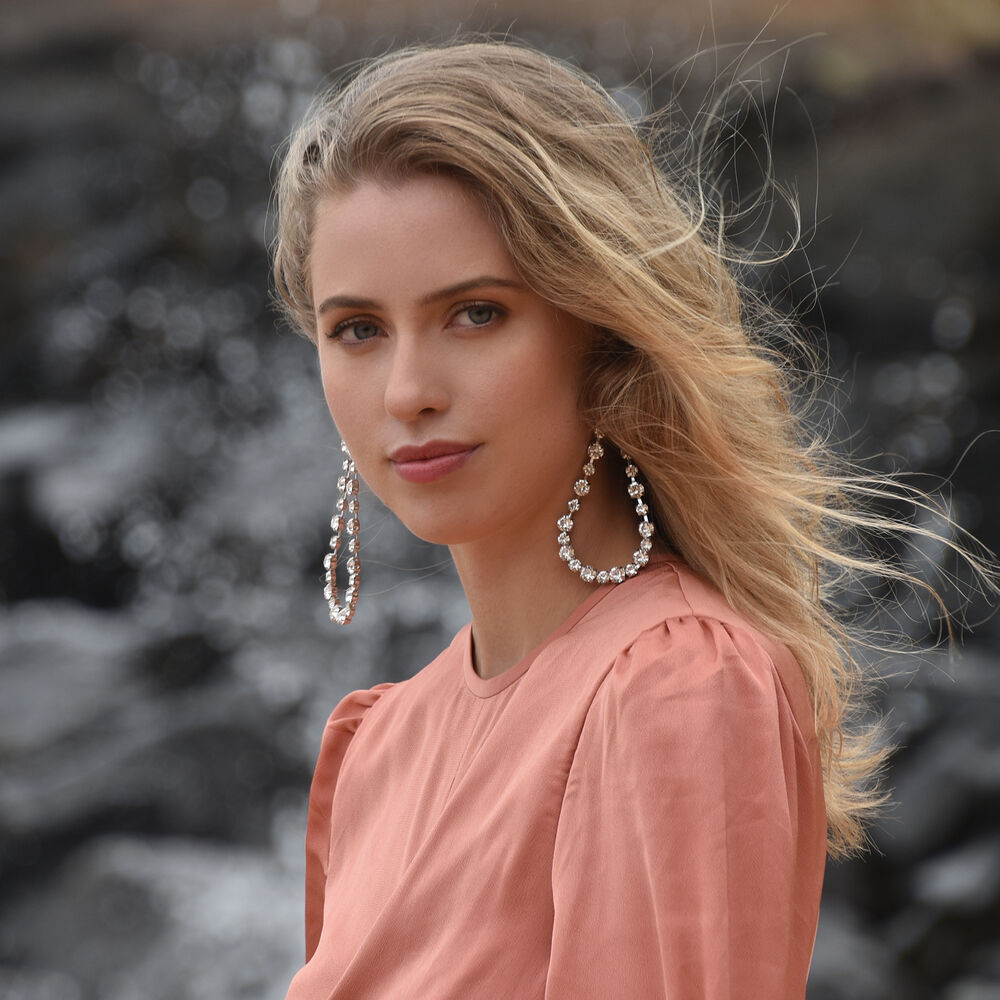 Culturesse Blake Shimmering Water Drop Earrings