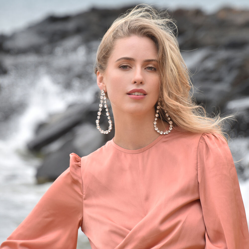 Culturesse Blake Shimmering Water Drop Earrings