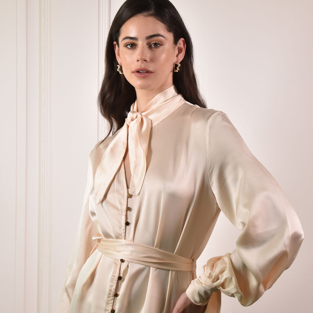 Culturesse Celestina Serpent Hoop Earrings