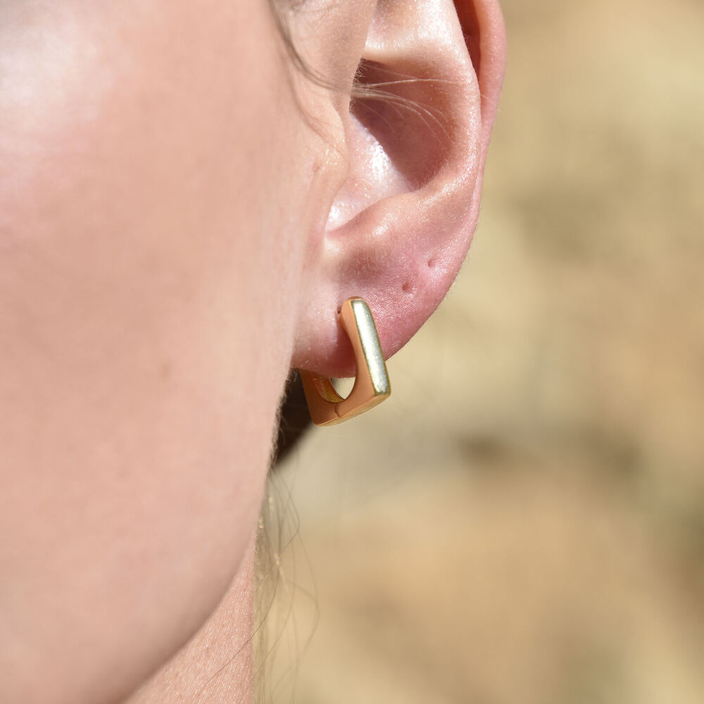 Culturesse New Frame of Mind Huggie Earrings (Gold)