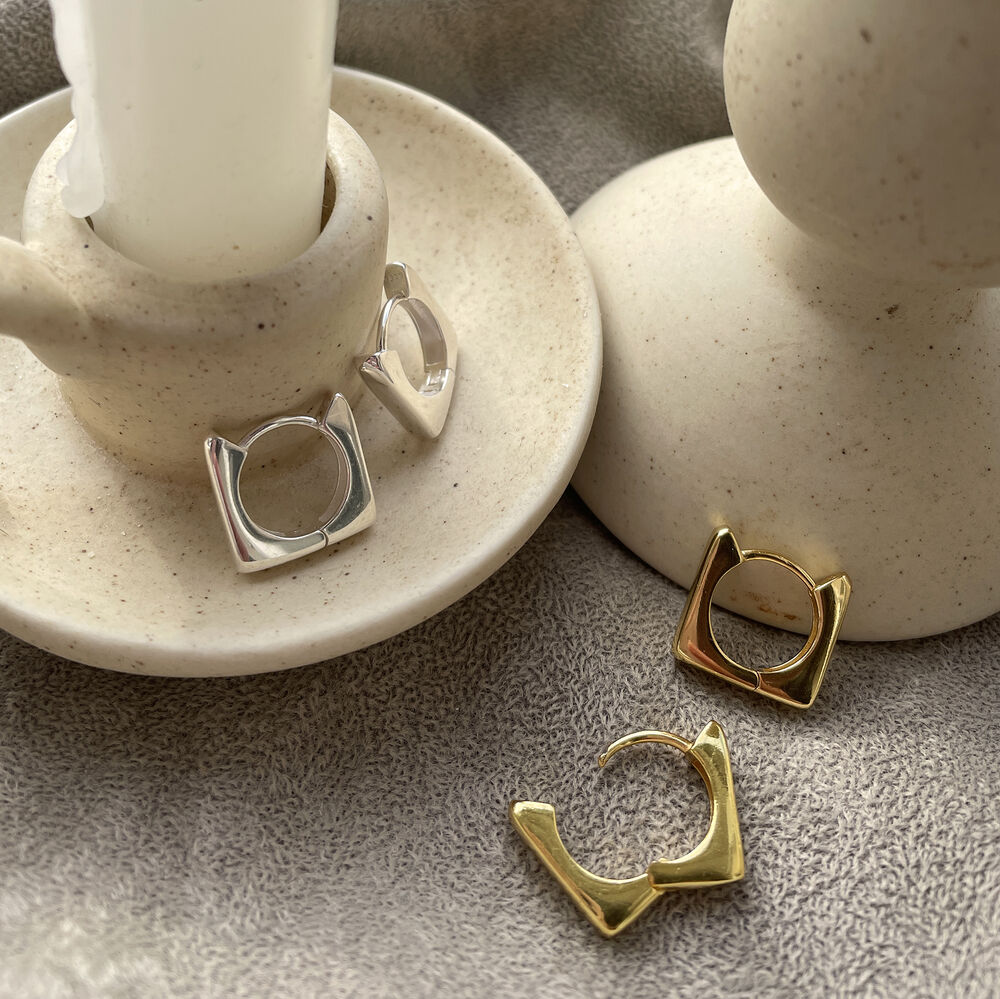 Culturesse New Frame of Mind Huggie Earrings (Silver)