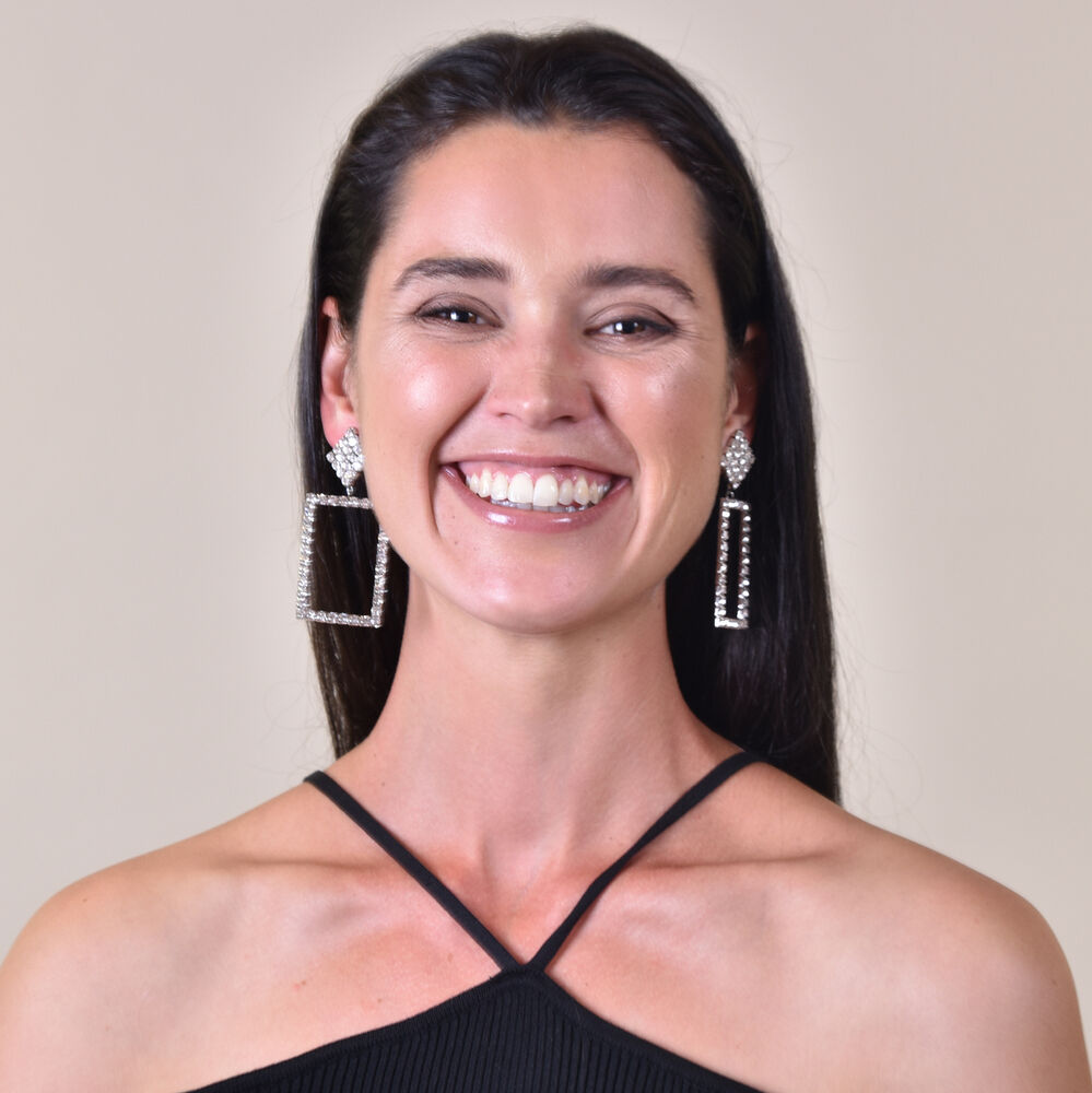 Culturesse Gemette Rectangular Rhinestone Catwalk Earrings