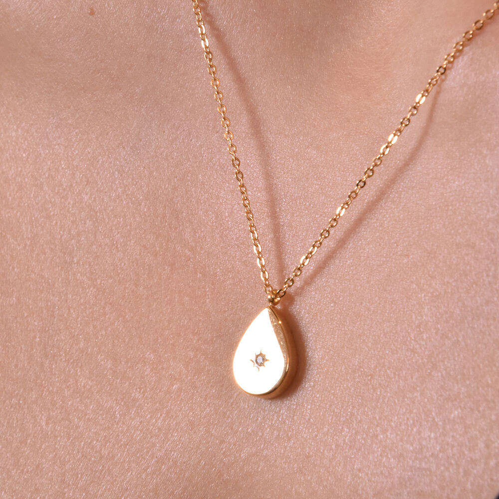 Culturesse Freja Starburst Pendant Necklace