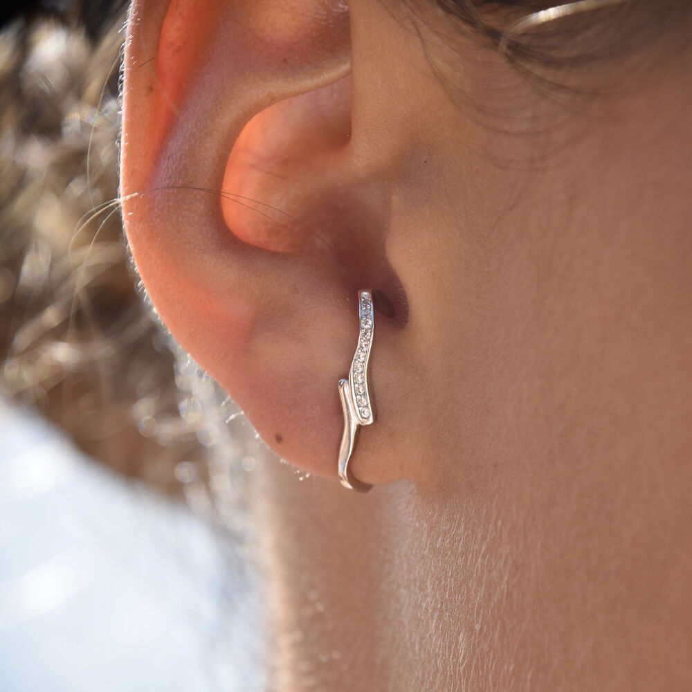 Culturesse Berte Artsy Ear Hook Stud Earrings (Silver)