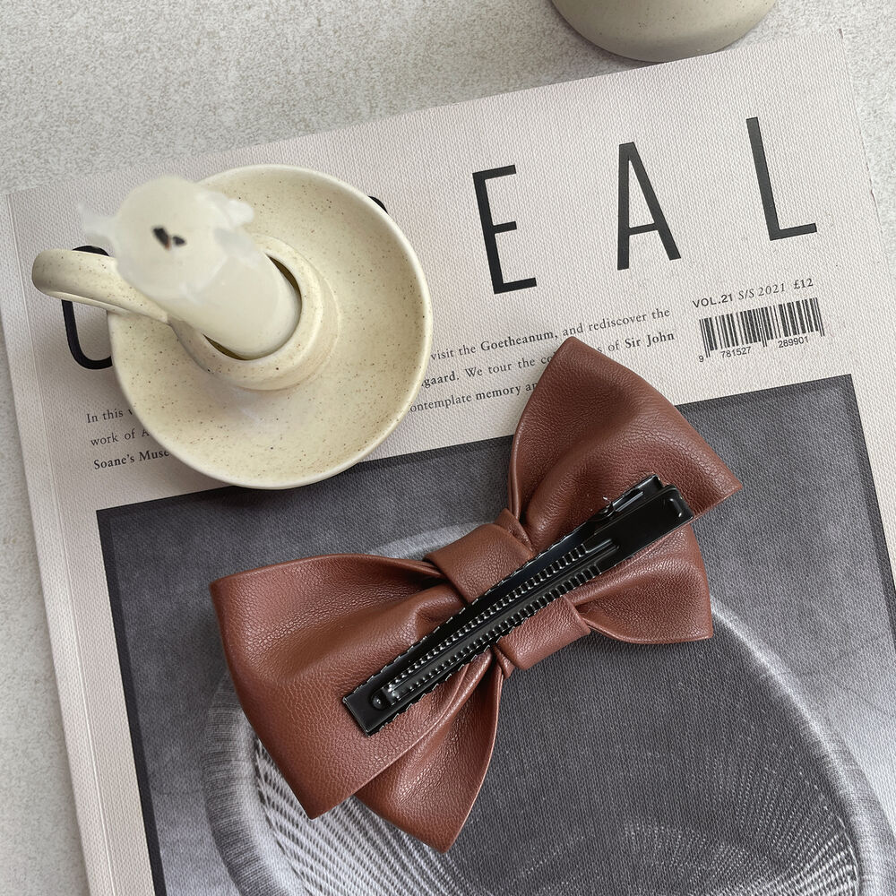Culturesse Charlotte Bow Tie Hair Clip (Brown)