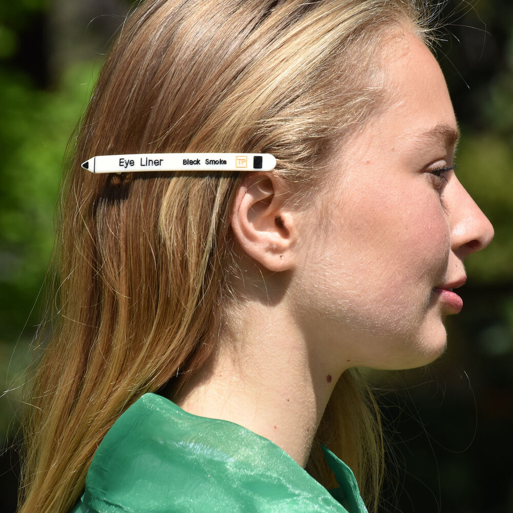 Culturesse Give Me Eyeliner Barrette (White)