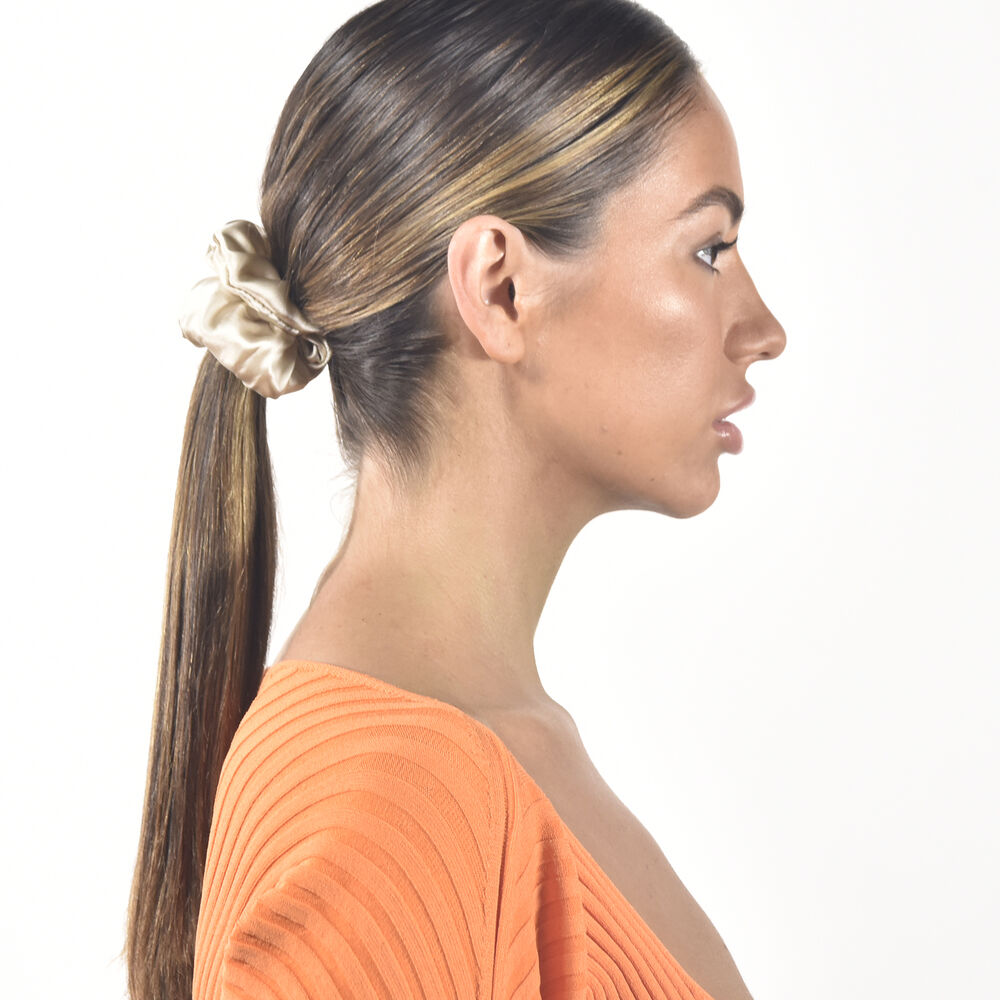 Culturesse Laurie Mulberry Silk Scrunchie (Champagne)