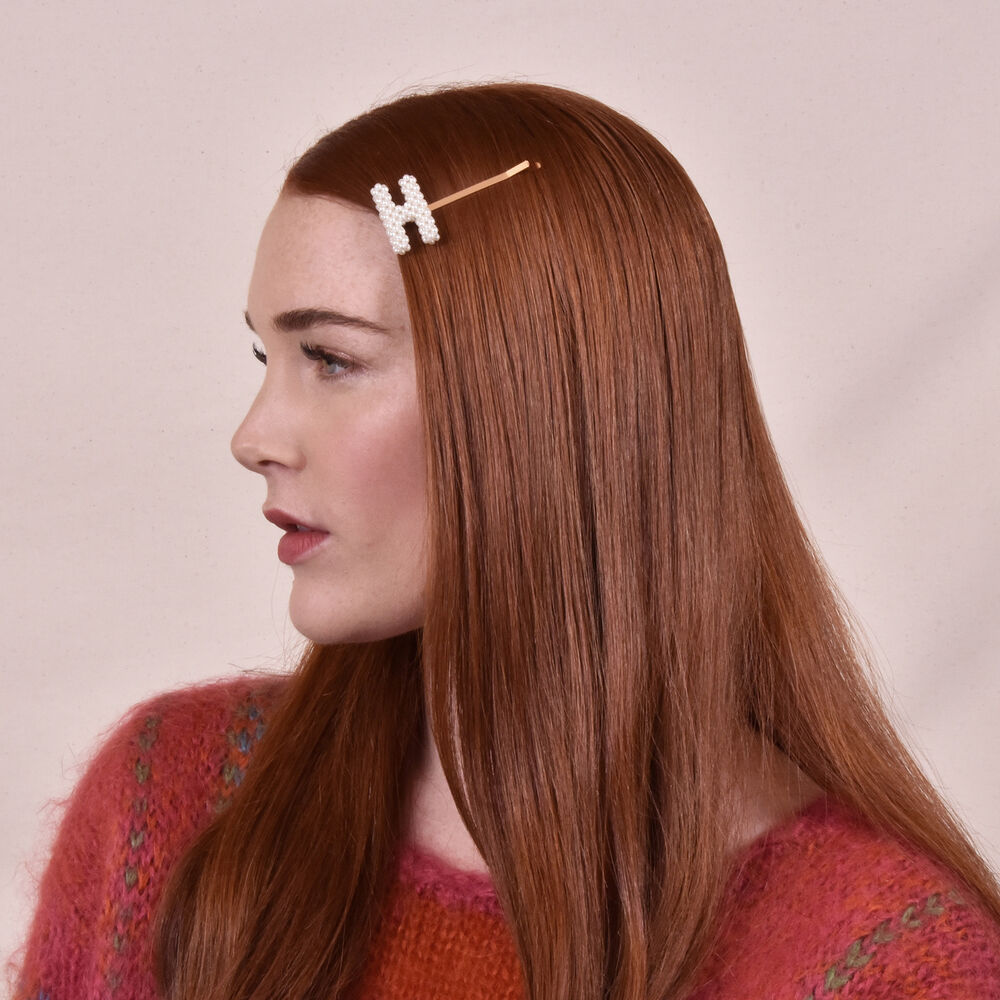 Culturesse The Pearly Letter Hair Clip