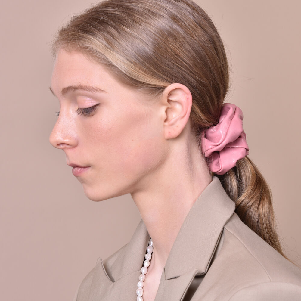 Culturesse Adeline Leather Scrunchie (Plum Medium)