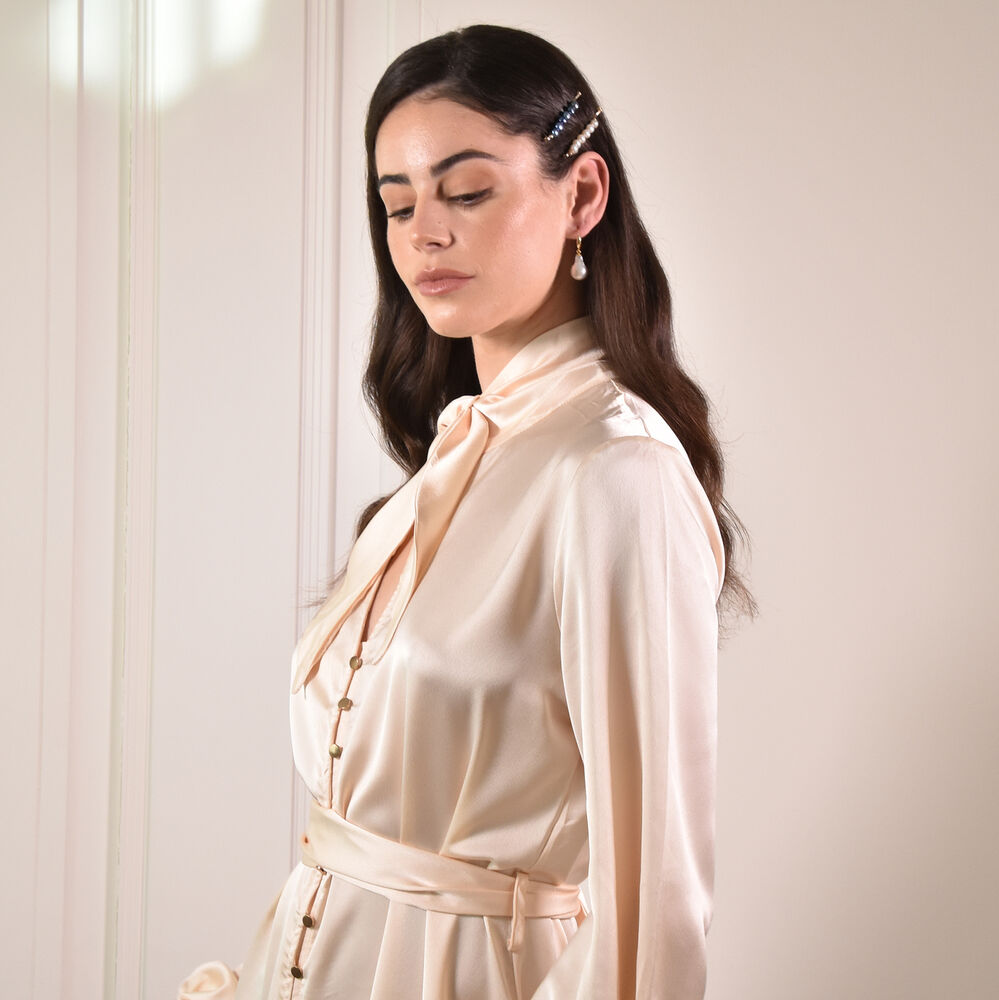 Culturesse Alienor Dual Toned Freshwater Pearl Hair Clip Set