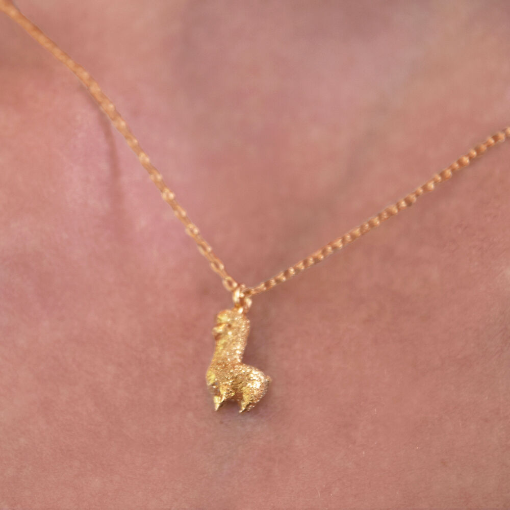 Culturesse Dainty Alpaca Pendant Necklace - Gold