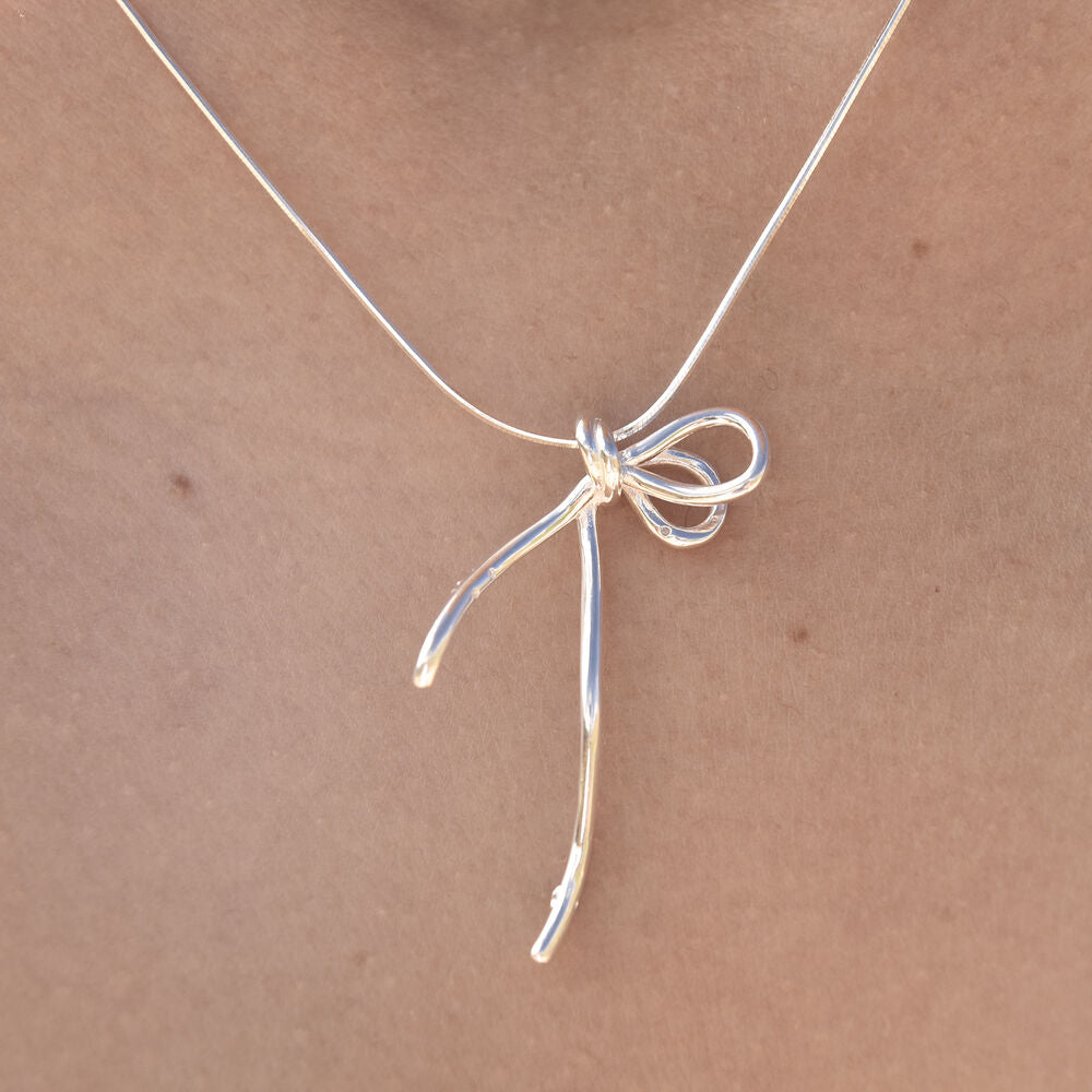 Culturesse Trini Artisan Bow Tie Pendant Necklace