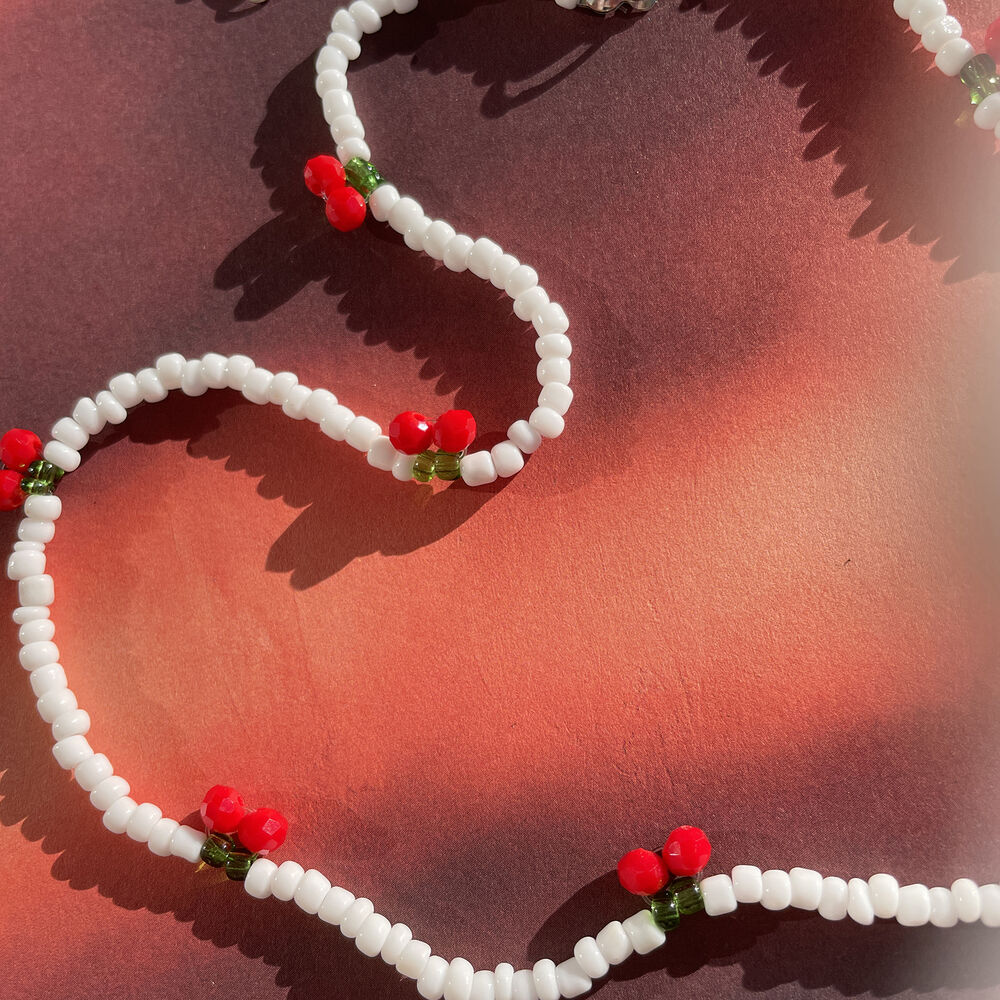 Culturesse Cherry-ish Beaded Necklace (White)