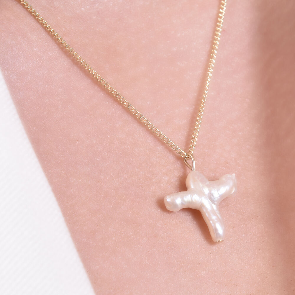 Culturesse Vernicia Delicacy Status Necklace