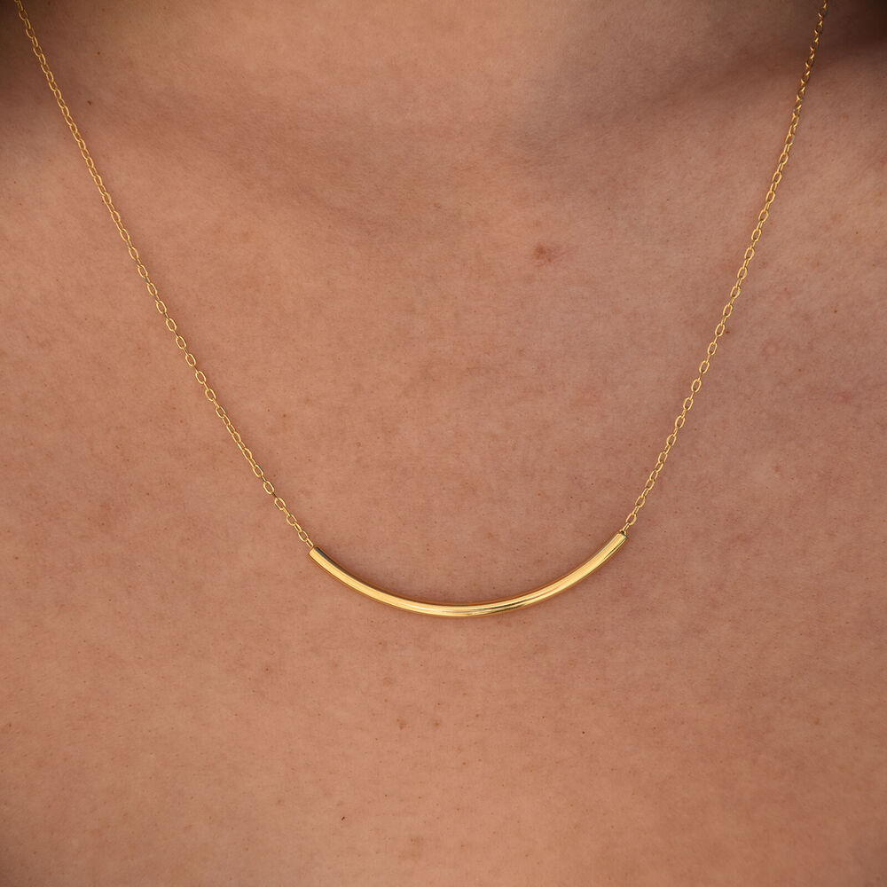 Culturesse Sebier Curved Bar Pendant Necklace (Gold)