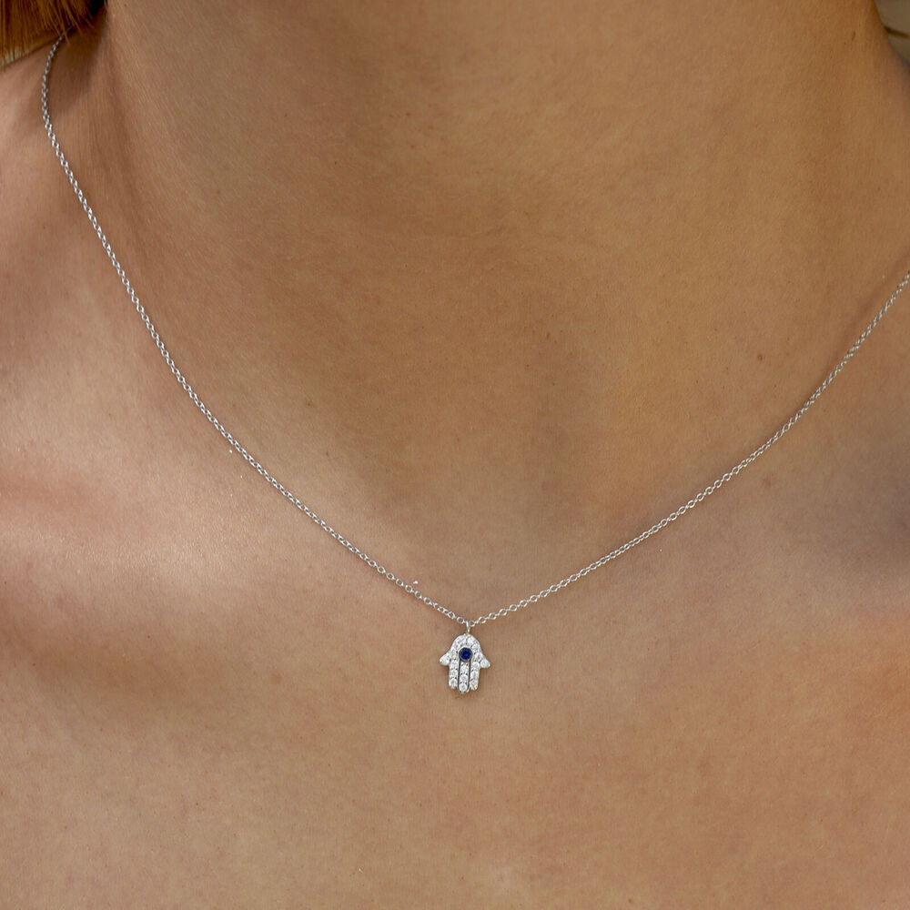Culturesse Esin Hand Evil Eye Pendant Necklace (Silver)