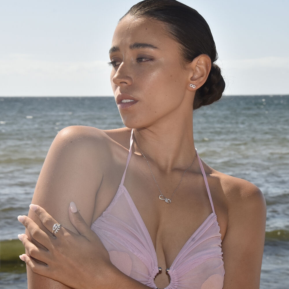 Culturesse Infinite Love Pendant Necklace (Silver)