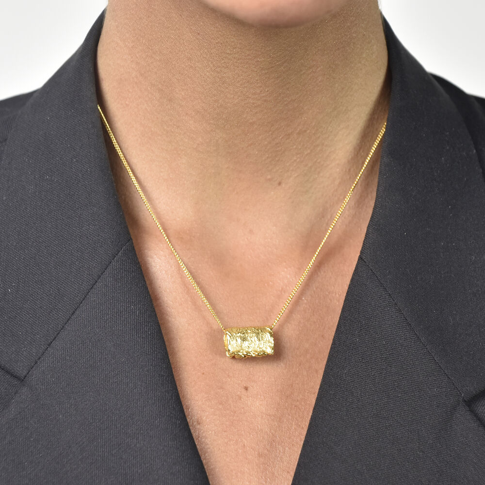 Culturesse Louca Sculptural Fold Pendant Necklace (Gold Vermeil)
