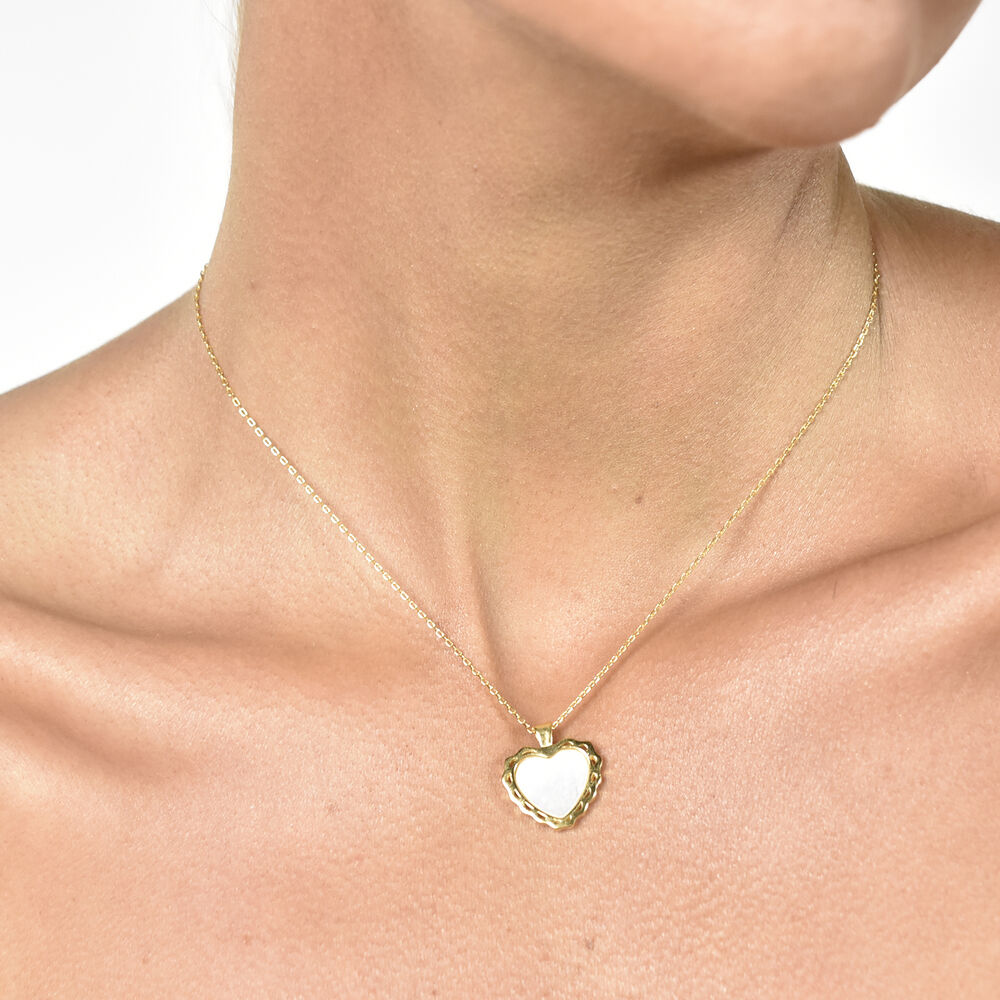 Culturesse Charme Mother of Pearl Heart Pendant Necklace (Gold Vermeil)