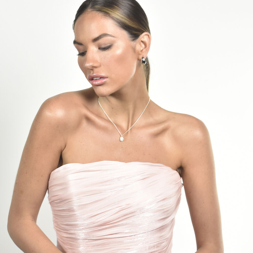 Culturesse Ziya Sculptural Pearl Pod Pendant Necklace (Silver)